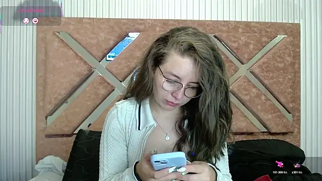 Snapshot of _isaabellaa chatting on 05-18-26, 01:05 isaabellaa online show from 05-18-26, 01:05