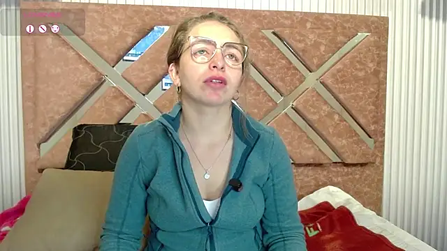 Snapshot of _isaabellaa chatting on 05-20-26, 12:46 isaabellaa online show from 05-20-26, 12:46