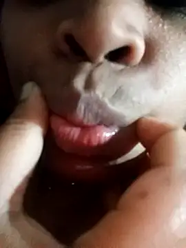 Snapshot of Queen_suman chatting on 02-19-25, 04:12 Queen suman online show from 02-19-25, 04:12