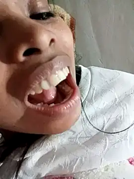 Snapshot of Queen_suman chatting on 01-04-25, 01:10 Queen suman online show from 01-04-25, 01:10