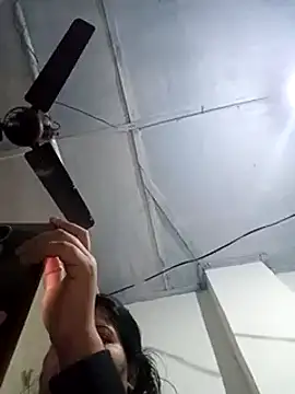 Snapshot of Queen_suman chatting on 12-23-24, 05:28 Queen suman online show from 12-23-24, 05:28