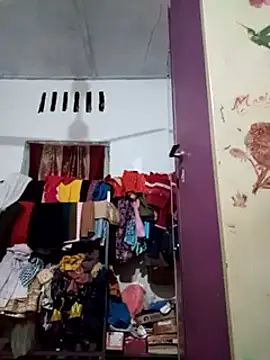 Snapshot of Queen_suman chatting on 01-06-25, 04:58 Queen suman online show from 01-06-25, 04:58