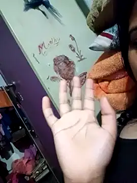 Snapshot of Queen_suman chatting on 02-04-25, 05:31 Queen suman online show from 02-04-25, 05:31