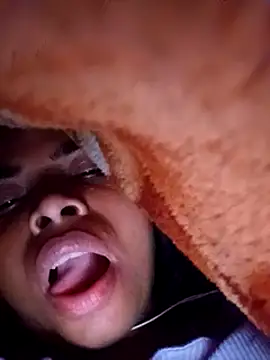 Snapshot of Queen_suman chatting on 03-20-25, 01:59 Queen suman online show from 03-20-25, 01:59