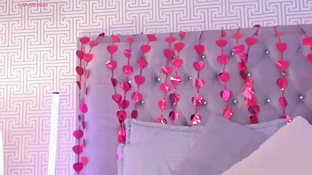 AriRobert  online show from 02-15-26, 12:37