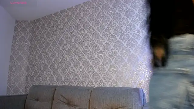 AriRobert  online show from 11-14-25, 04:05