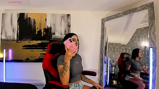 AriRobert  online show from 11-06-25, 03:54