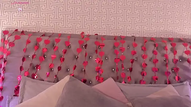 AriRobert  online show from 02-19-26, 01:30