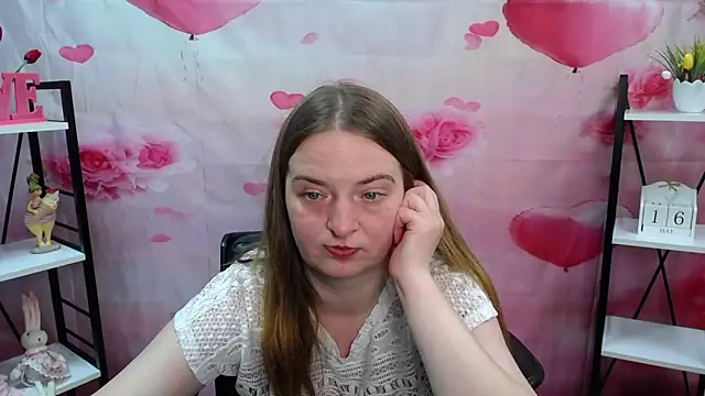Snapshot of FreyaDak chatting on 05-17-26, 05:02 FreyaDak online show from 05-17-26, 05:02