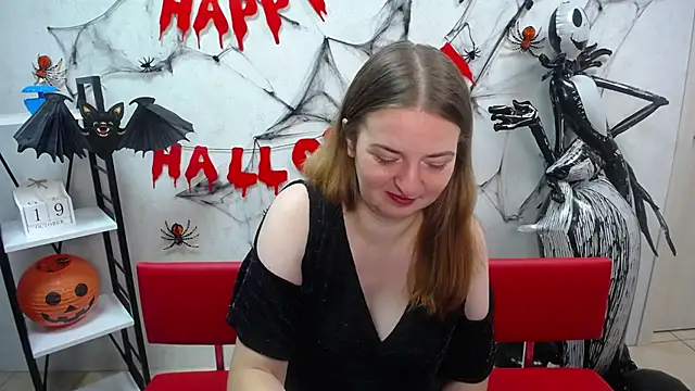 FreyaDak online show from 10-19-25, 05:21