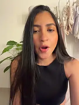 Sweetnaughtygirl  online show from 04-15-26, 12:16