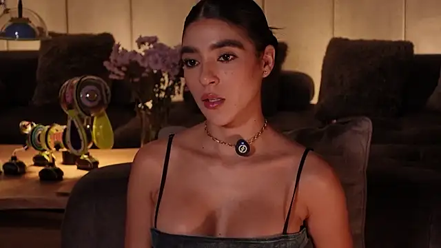 Olivia Collins1 online show from 12-17-25, 02:16