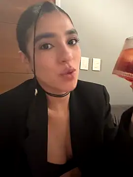 Olivia Collins1 online show from 11-30-25, 05:19