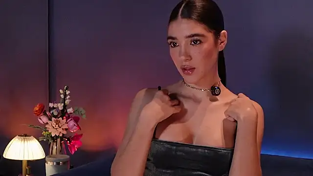 Snapshot of Olivia_Collins1 chatting on 06-17-26, 12:11 Olivia Collins1 online show from 06-17-26, 12:11