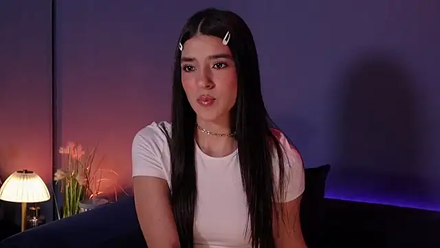 Snapshot of Olivia_Collins1 chatting on 03-28-26, 10:11 Olivia Collins1 online show from 03-28-26, 10:11