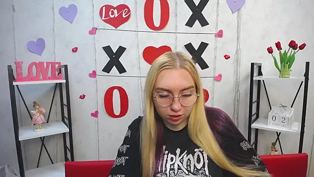 Snapshot of BeatriceFly chatting on 02-02-25, 09:18 BeatriceFly online show from 02-02-25, 09:18