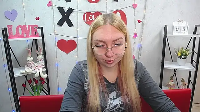 Snapshot of BeatriceFly chatting on 10-05-25, 12:07 BeatriceFly online show from 10-05-25, 12:07
