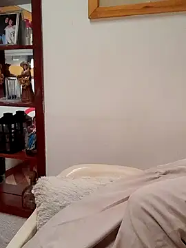 skayhot  online show from 11-13-25, 01:26