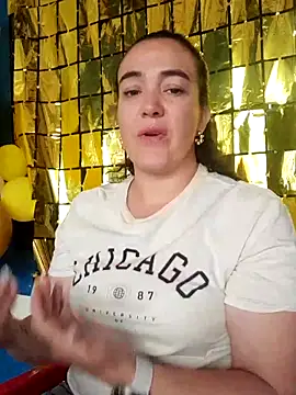 Snapshot of skayhot_ chatting on 09-22-25, 02:45 skayhot online show from 09-22-25, 02:45