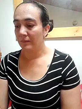 skayhot  online show from 10-27-25, 01:23