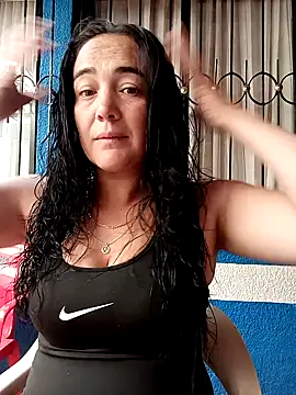 Snapshot of skayhot_ chatting on 02-08-25, 01:33 skayhot online show from 02-08-25, 01:33