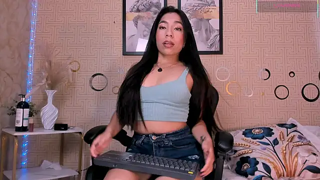 Snapshot of Mia_Gothzx chatting on 07-22-26, 06:43 Mia Gothzx online show from 07-22-26, 06:43