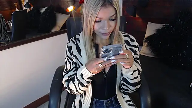 Snapshot of Celeste_sanz chatting on 02-16-25, 02:32 Celeste sanz online show from 02-16-25, 02:32