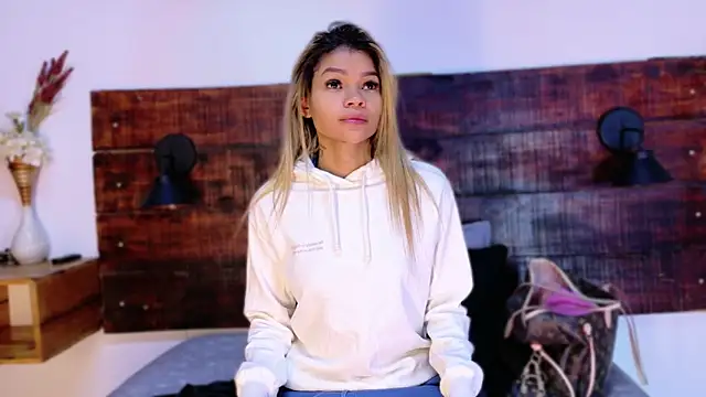 Snapshot of Celeste_sanz chatting on 03-04-26, 10:12 Celeste sanz online show from 03-04-26, 10:12