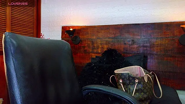 Snapshot of Celeste_sanz chatting on 09-23-25, 06:15 Celeste sanz online show from 09-23-25, 06:15