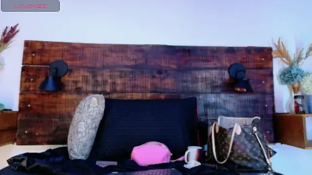 Snapshot of Celeste_sanz chatting on 02-13-26, 10:04 Celeste sanz online show from 02-13-26, 10:04