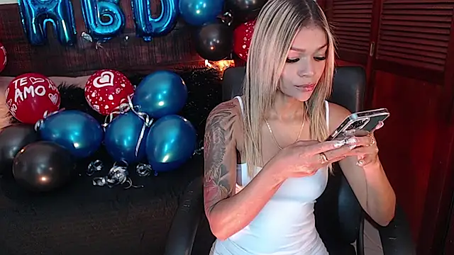 Snapshot of Celeste_sanz chatting on 02-23-25, 05:07 Celeste sanz online show from 02-23-25, 05:07
