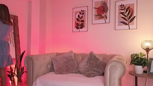 DahianaWalcott online show from 03-05-26, 05:31