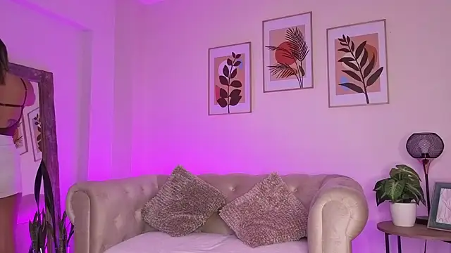 DahianaWalcott online show from 02-25-26, 10:31