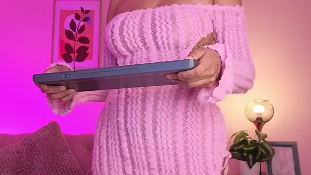 DahianaWalcott online show from 02-06-26, 05:53