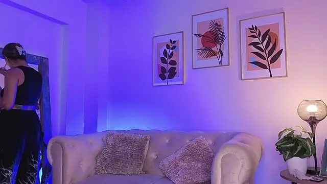 DahianaWalcott online show from 02-16-26, 05:33