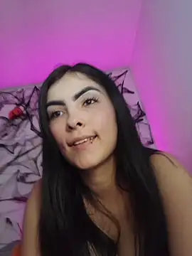 victoria-henaoo online show from 10-27-25, 04:08