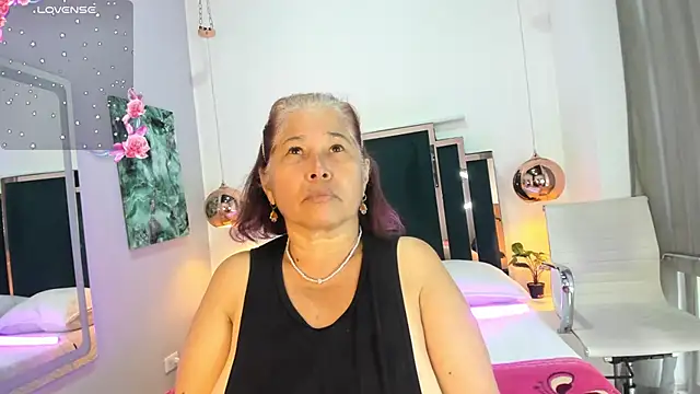 Snapshot of girl_amada chatting on 05-16-26, 02:05 girl amada online show from 05-16-26, 02:05