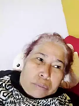 Snapshot of girl_amada chatting on 05-18-26, 06:12 girl amada online show from 05-18-26, 06:12