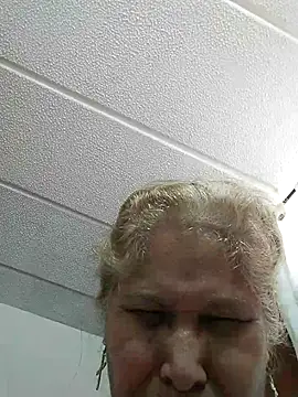 girl amada online show from 10-28-25, 01:32