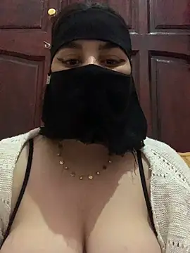 Snapshot of Miss-Soka chatting on 12-20-24, 05:14 Miss-Soka online show from 12-20-24, 05:14