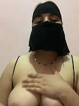Snapshot of Miss-Soka chatting on 12-15-24, 05:20 Miss-Soka online show from 12-15-24, 05:20