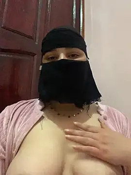 Snapshot of Miss-Soka chatting on 12-25-24, 06:09 Miss-Soka online show from 12-25-24, 06:09