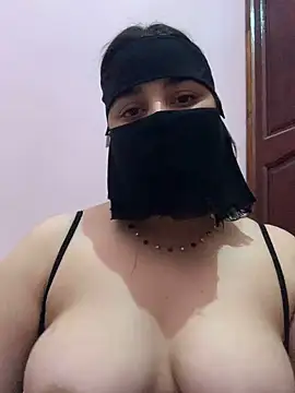 Snapshot of Miss-Soka chatting on 12-19-24, 12:34 Miss-Soka online show from 12-19-24, 12:34