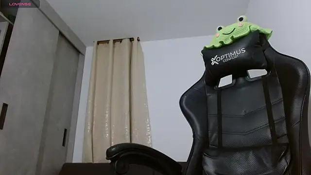 miss valery2 online show from 04-17-26, 02:14