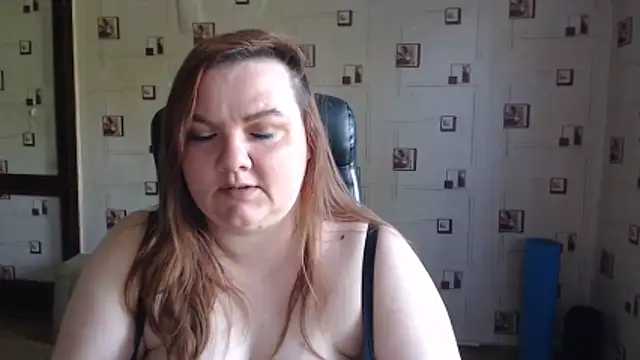 Snapshot of TasyaBigTTs chatting on 05-31-26, 01:28 TasyaBigTTs online show from 05-31-26, 01:28
