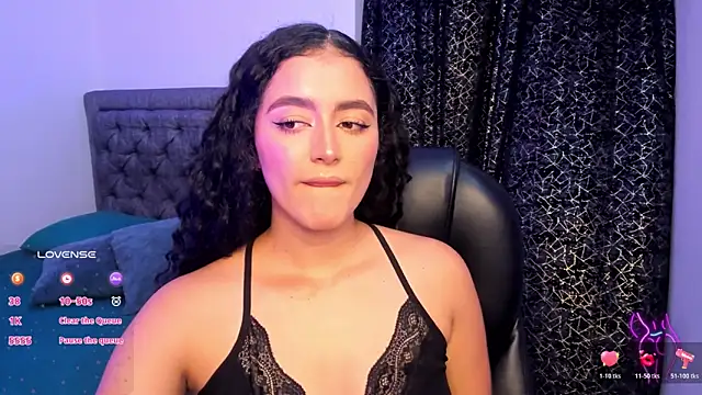 Adhara-zanne online show from 11-28-25, 09:15