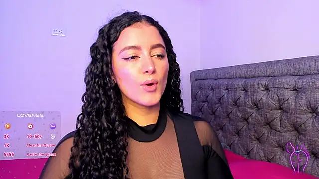 Adhara-zanne online show from 11-23-25, 09:41