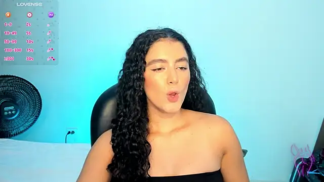 Snapshot of Adhara-zanne chatting on 06-21-26, 10:37 Adhara-zanne online show from 06-21-26, 10:37