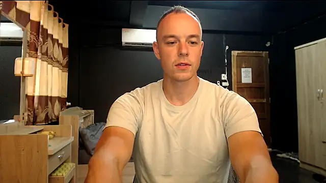 Snapshot of heilgarbest chatting on 03-23-26, 10:26 heilgarbest online show from 03-23-26, 10:26