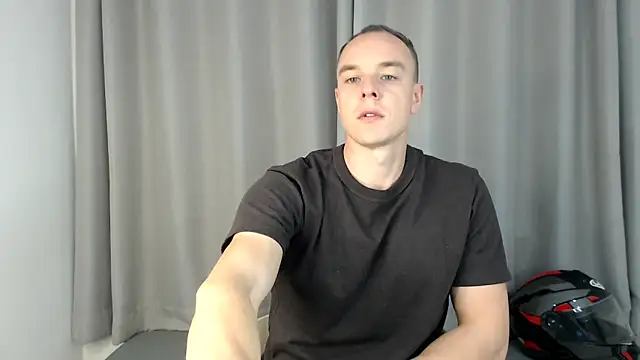 Snapshot of heilgarbest chatting on 11-29-25, 11:43 heilgarbest online show from 11-29-25, 11:43